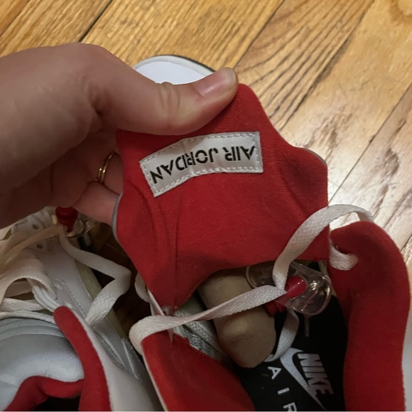 Jordan 5 Retro Fire Red - Picture 6 of 6
